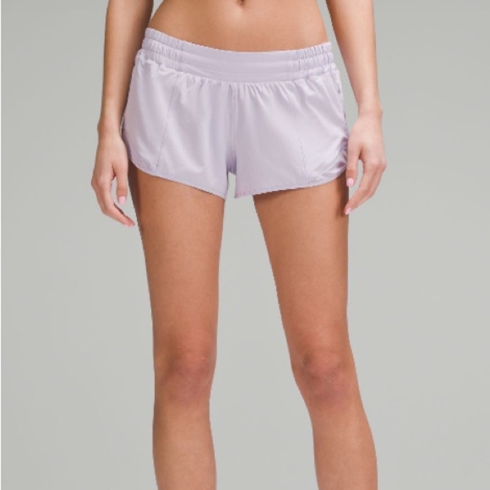 Lululemon Hotty Hot Low-Rise Lined Short 2.5” Size 8